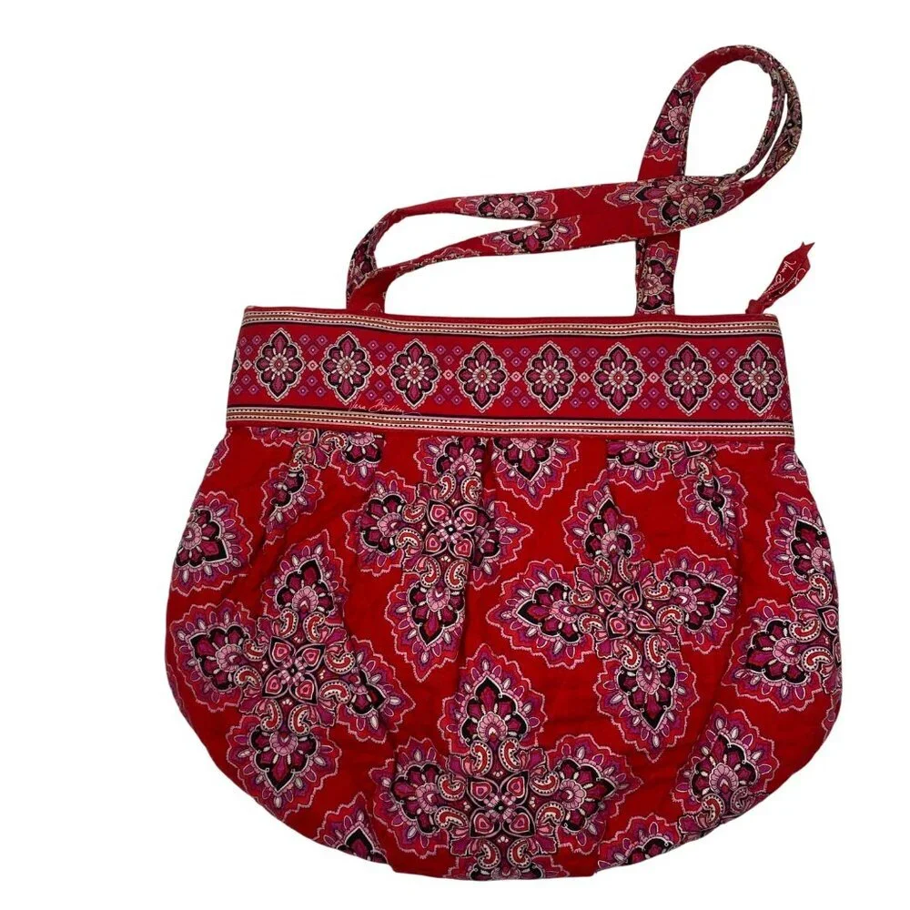Vera Bradley Red Paisley Print shoulder Bag Zipper Closure & Inner Pockets
